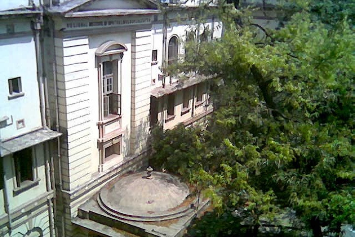 https://cache.careers360.mobi/media/colleges/social-media/media-gallery/20866/2018/12/28/Campus View of Regional Institute of Ophthalmology Kolkata_Campus-View.jpg